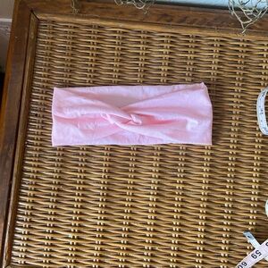 5/$10❤️❤️❤️Pink Knotted Headband